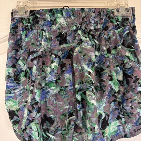 Lululemon Speed Shorts - (Size 6) - Picture 2 of 3